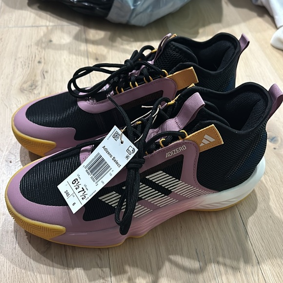 adidas Shoes - Adidas Adizero Select Basketball Shoes
